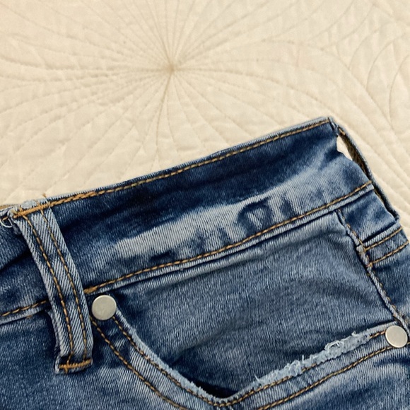 HOST PICK DD77 Super High Rise Cropped Jeans - Picture 5 of 11